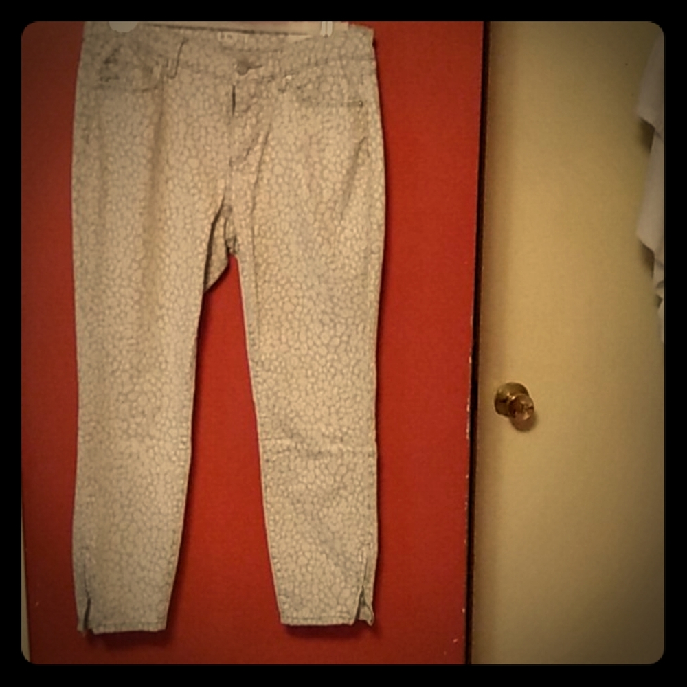 Patterned Ankle-Length Slacks